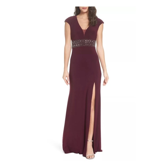 NWT Xscape Bead Embellished Cap Sleeve Gown‎ Wine Red [ SZ 2 ] - Picture 4 of 6